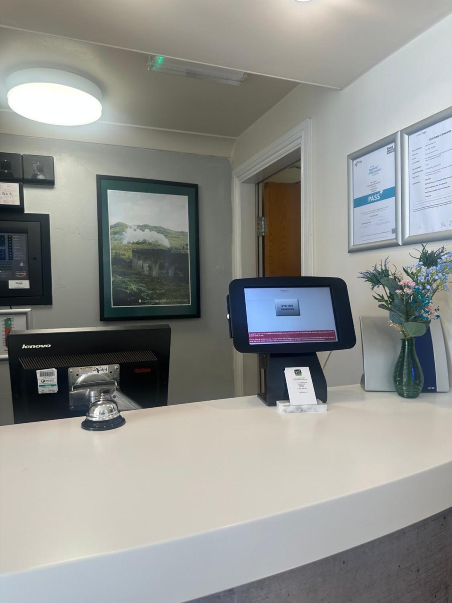 Go2 Glasgow Cumbernauld Hotel - Free Parking And Pet Friendly 外观 照片