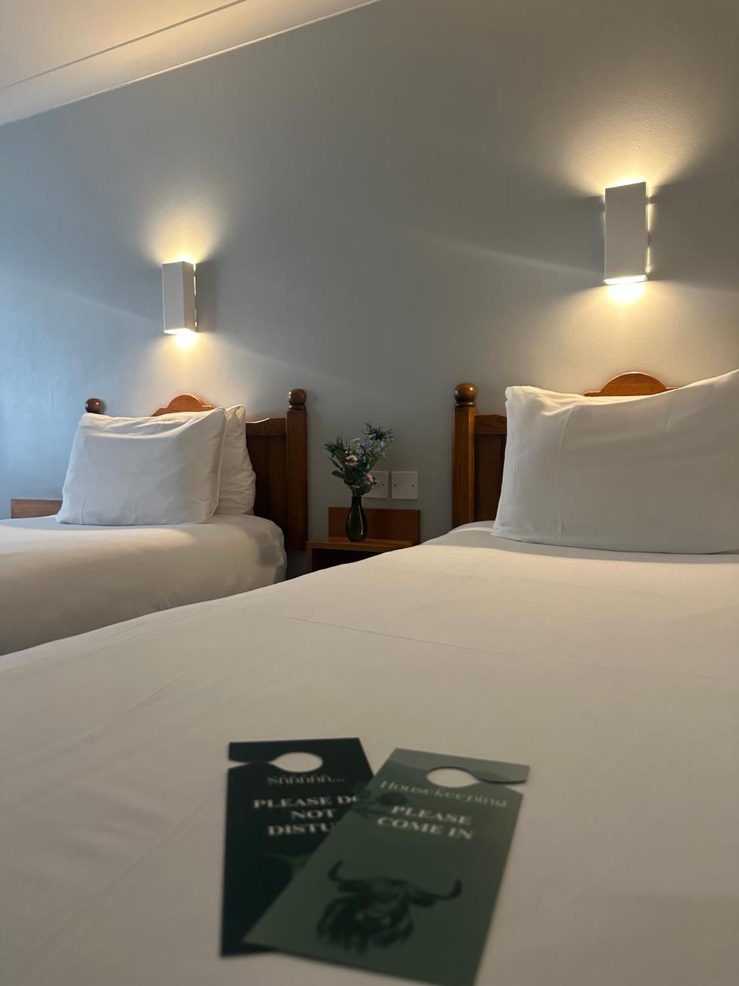 Go2 Glasgow Cumbernauld Hotel - Free Parking And Pet Friendly 外观 照片