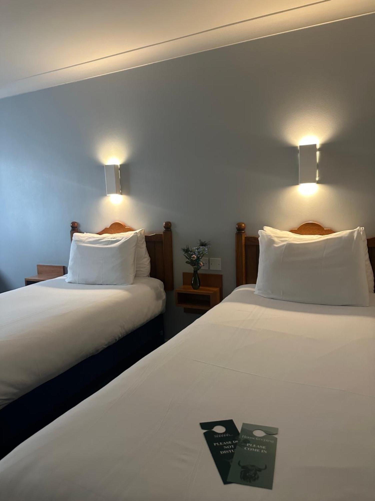 Go2 Glasgow Cumbernauld Hotel - Free Parking And Pet Friendly 外观 照片
